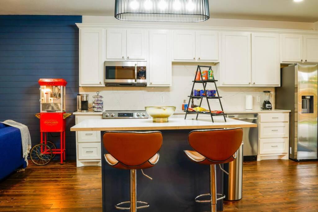 Dallas 4Br Large Yard W Hot Tub , Fire Pit And Basketball Hoop 外观 照片
