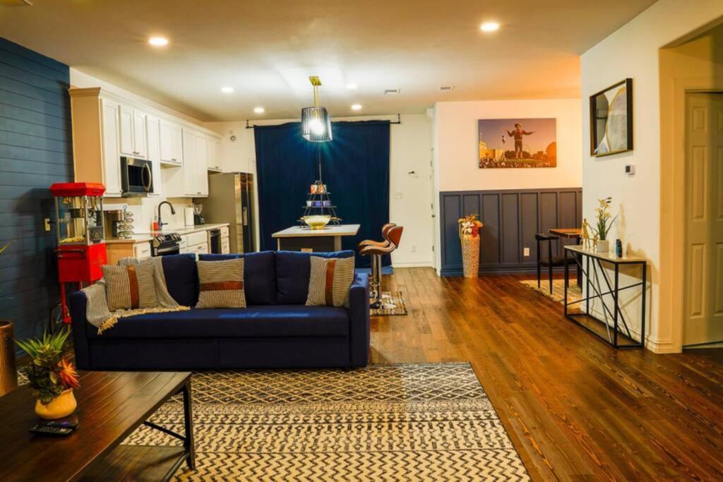 Dallas 4Br Large Yard W Hot Tub , Fire Pit And Basketball Hoop 外观 照片