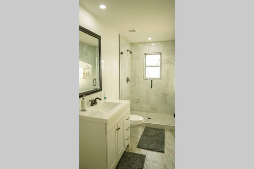 Dallas 4Br Large Yard W Hot Tub , Fire Pit And Basketball Hoop 外观 照片