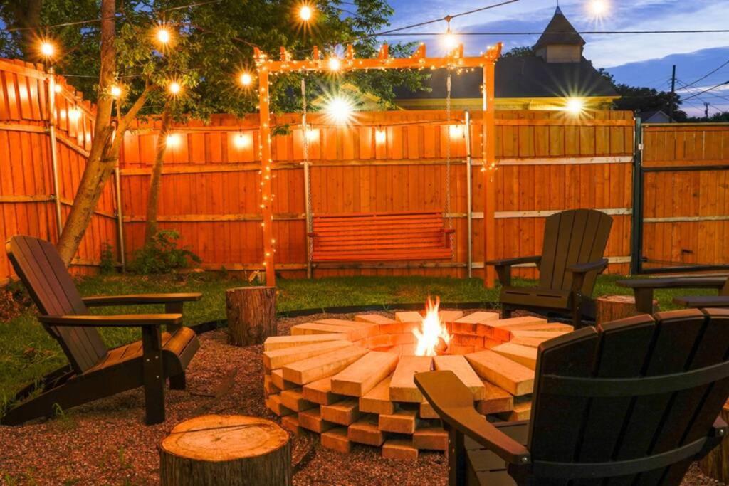 Dallas 4Br Large Yard W Hot Tub , Fire Pit And Basketball Hoop 外观 照片