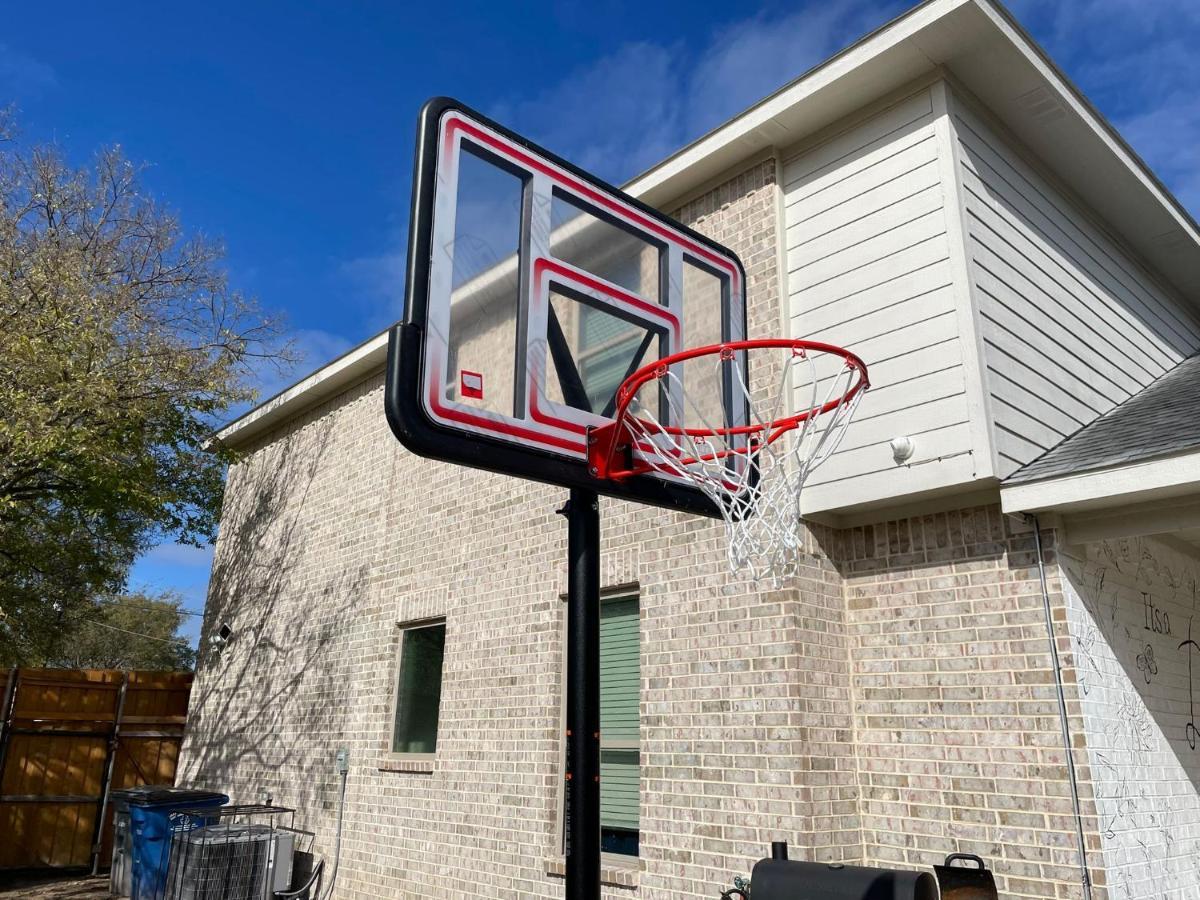 Dallas 4Br Large Yard W Hot Tub , Fire Pit And Basketball Hoop 外观 照片